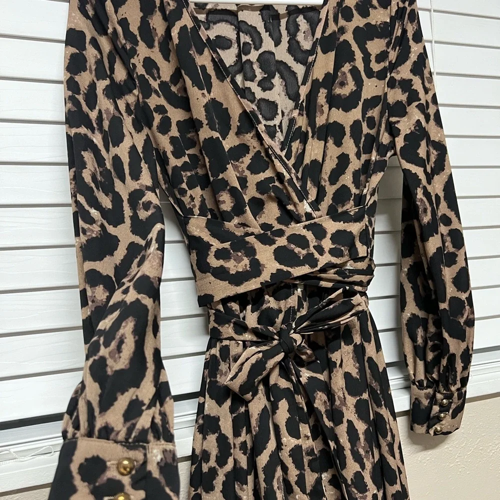 SHEIN Black and Tan Wrap Gown with Bishop Sleeves - Picture 2 of 11